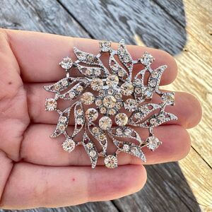 Vintage Silver Tone Rhinestone Brooch - Floral Snowflake Jewelry